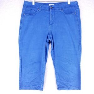 St. John's Bay Blue Capri Women Size 12P Mid Rise Denim Casual Pant